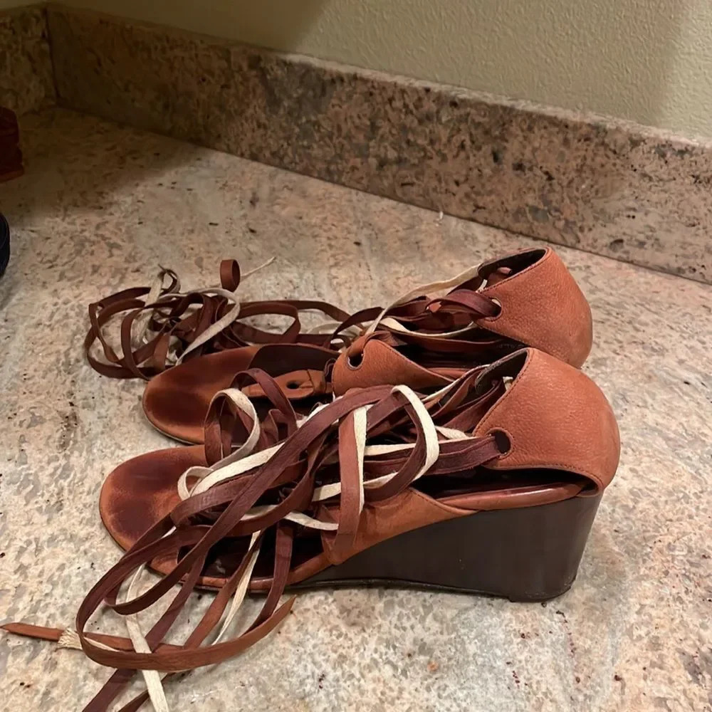 Balenciga woman’s brown wrap around ribbon wedge sandals - Picture 5 of 11